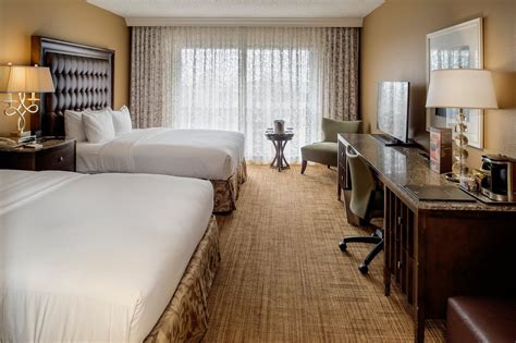 hilton st louis airport shuttle|Hilton St. Louis Airport Hotel Rooms.